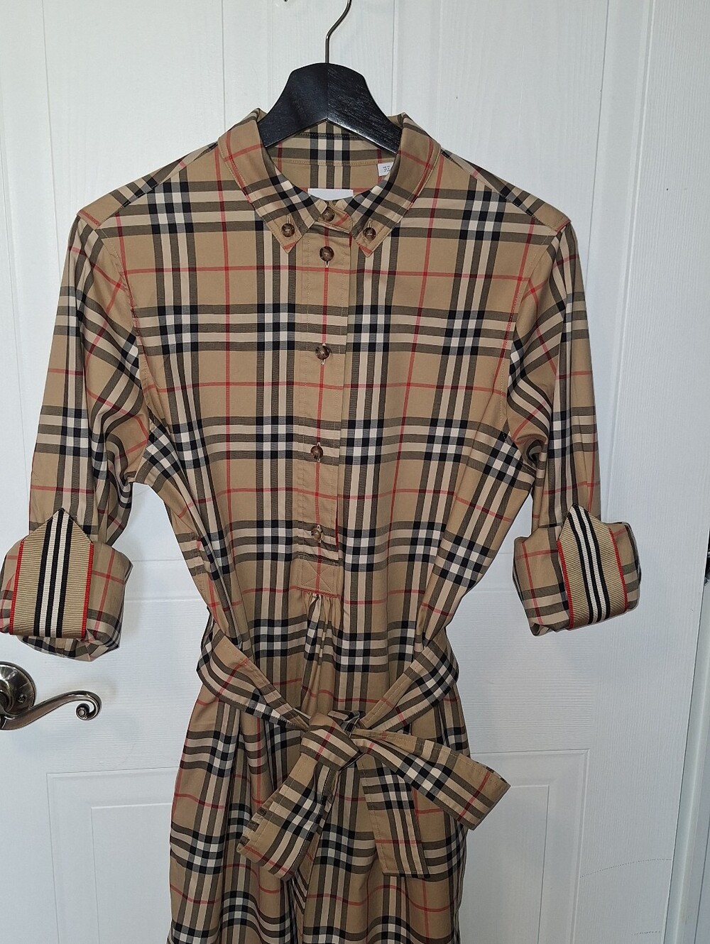 Burberry Beige, Black and Red Classic Check Button-Up Size: 8 US - Picture 1 of 7